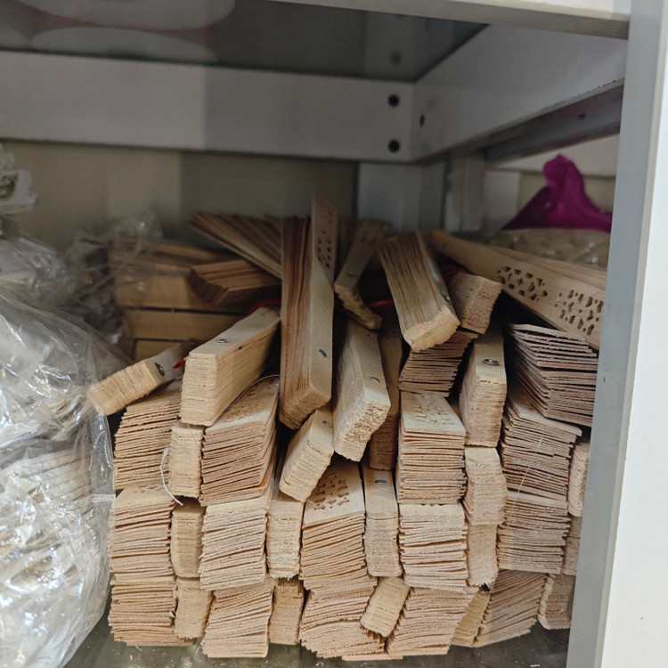بادبزن چوبی مناسب گیفت عقد و عروسی