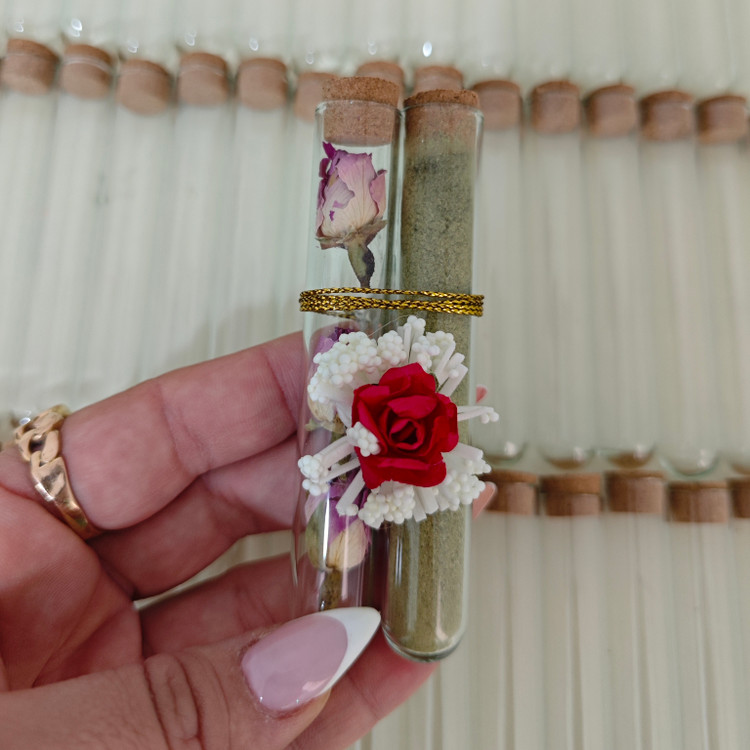 گیفت لوله ای حنا و گل محمدی