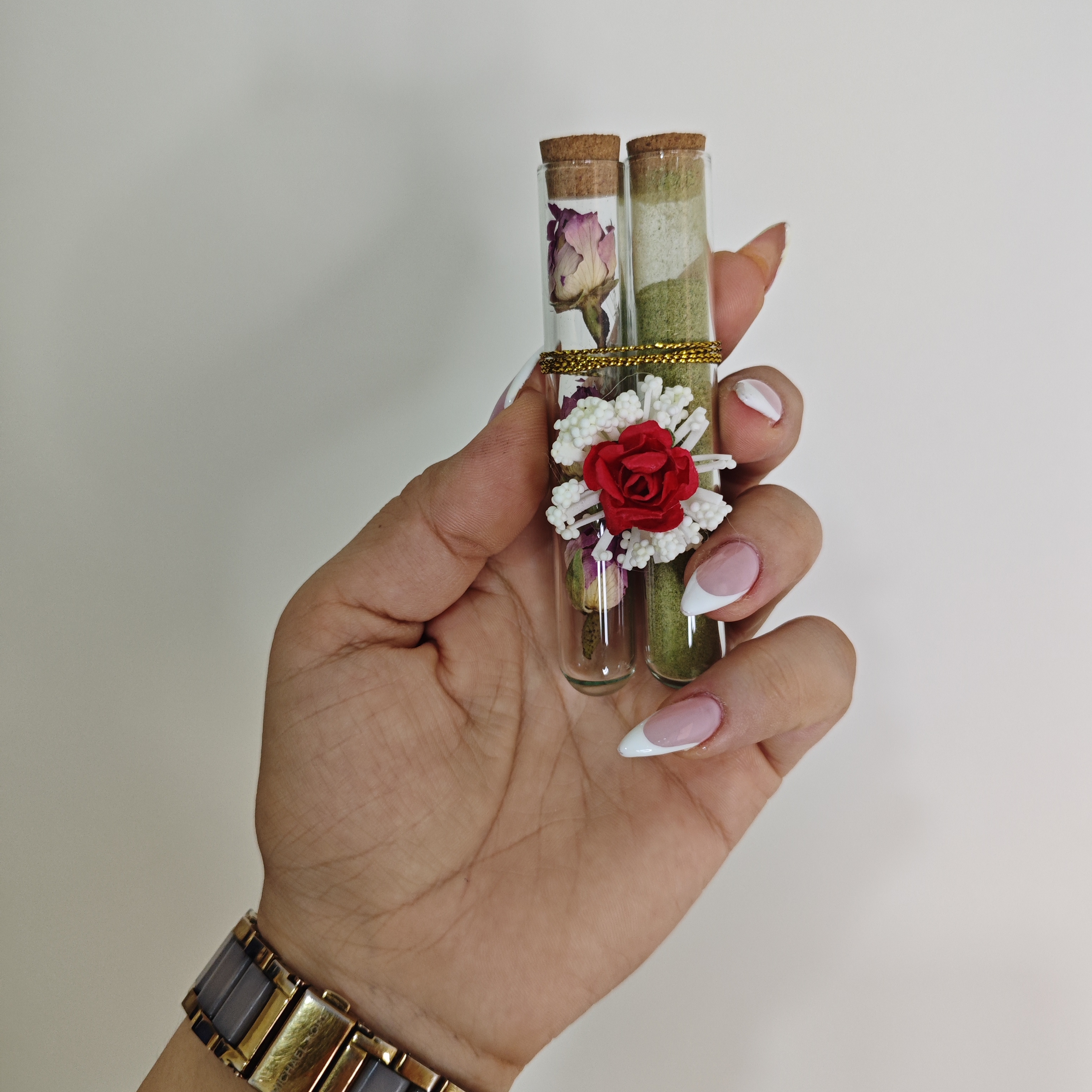 گیفت لوله ای حنا  و گل محمدی